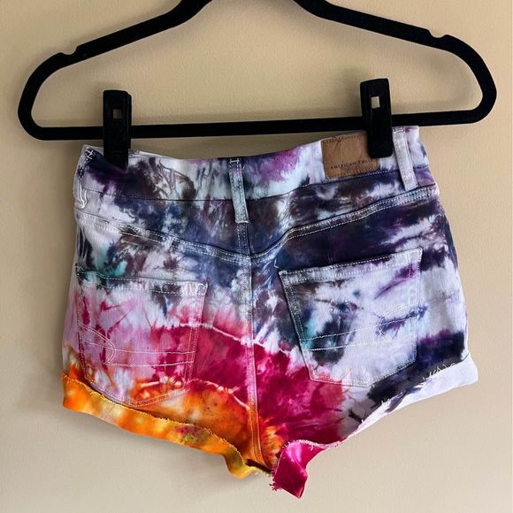 American Eagle Tie-dye Curvy Mom Short size 6 - Picture 5 of 7